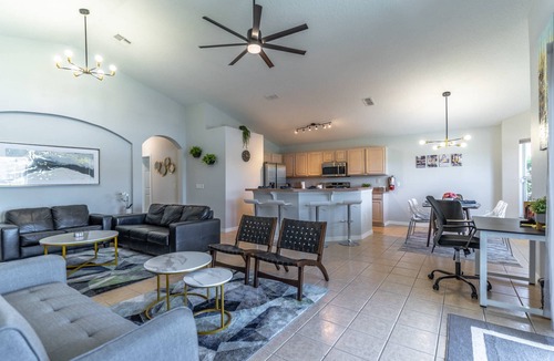 Cumbrian Lakes House | New Listing! Cumbrian Lakes Resort, 7mi to Disney & 13mi to Universal - IT11361