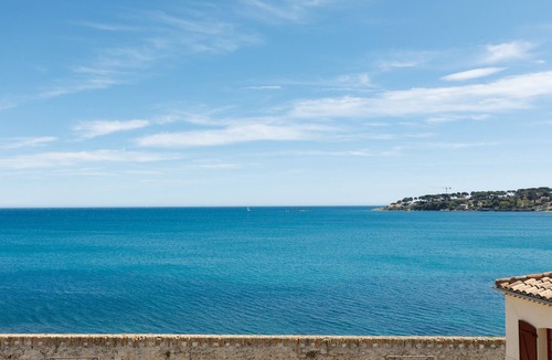 Antibes Old Town House | 🌞 NEW 🏖️ - Luxury Townhouse 1500 sqf with 1st row Sea View Terrace 🌅