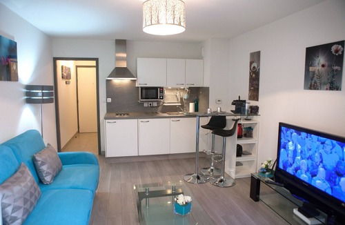Quartier du Port Apartment | new quiet studio with balcony in the port of Nice