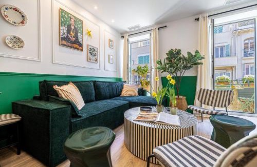Jean-Medecin Apartment | NEW! Remodeled & Spacious 4 Bedroom - 3 Bath - Heart of Nice - AC in all rooms - With a large elevator