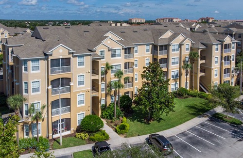 Windsor Hills Condo | 🏝New Water Park! Huge Pool, 5 Minutes to Disney World!🏝