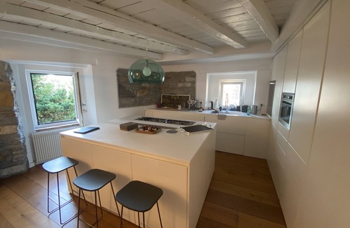 Citta Nuova-Barriera Nuova-San Vito-Citta Vecchia Apartment | Newly refurbished central flat on San Giusto hill overlooking the sea