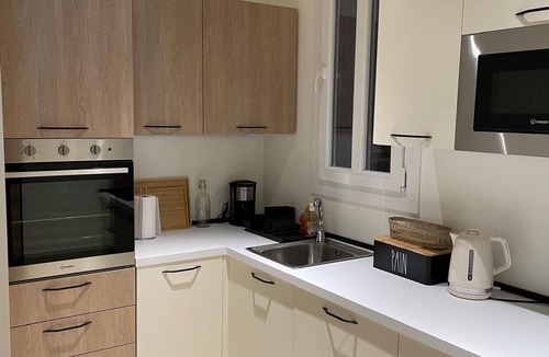 Thiers Apartment | Newly renovated apartment in Nice- with AC and 10 min walk to the beach!