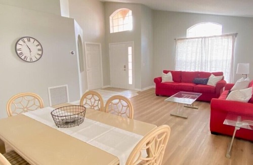 Lake Berkley House | NEWLY RENOVATED!! 4 Bedroom Private home, South Facing pool