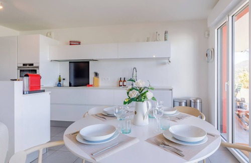Saint-Sylvestre Apartment | NICE 130m2 Terrace with PANORAMIC VIEW, Swimming Pool, Free Parking, A/C, WIFI