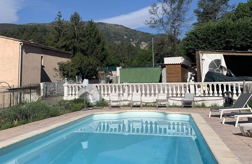 Contes Apartment | Nice 2 room apartment renovated on the ground floor of a house with swimming pool and exterior