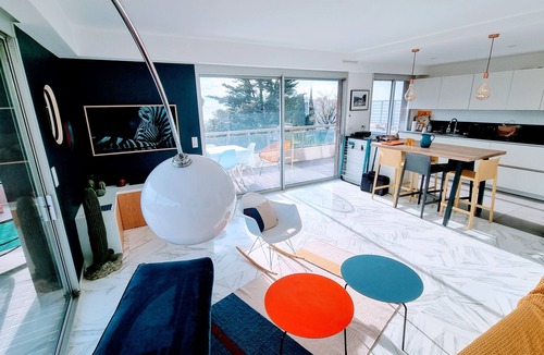 La Californie Apartment | Nice 3 P. Panoramic view, Sea and Mountain.Pool. 10 mn from the beach and the PROM