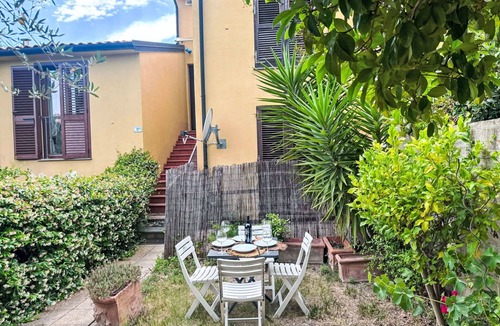 Guardistallo Apartment | Nice apartment for 5 guests with WIFI, A/C, terrace and pets allowed
