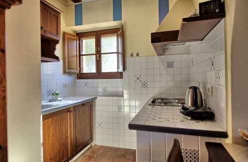 Castelnuovo Berardenga Apartment | Nice apartment for 2 guests with pool, A/C, TV and panoramic view, close to Siena