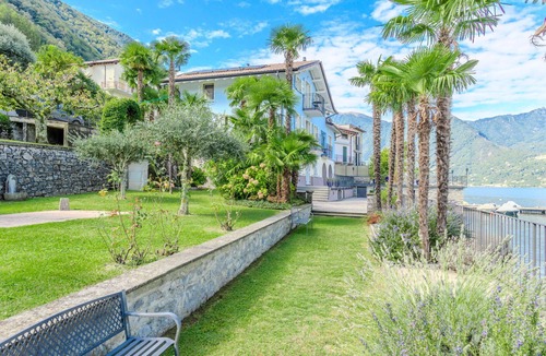 Claino Con Osteno Apartment | Nice apartment for 4 guests with WIFI, TV and balcony