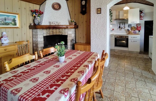 Peglio Apartment | Nice apartment for 4 guests with WIFI, TV, terrace and pets allowed