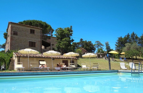 Volterra Apartment | Nice apartment for 5 people with pool, WIFI, TV, terrace and pets allowed