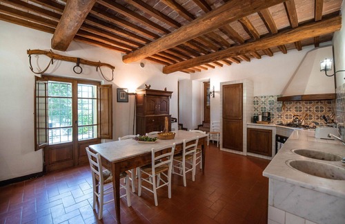 Siena Apartment | Nice apartment for 8 people with hot tub, WIFI, pool and pets allowed