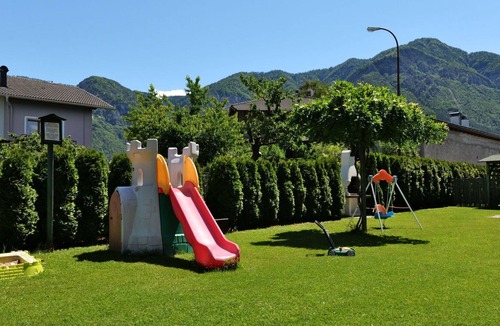 Caldonazzo Apartment | Nice apartment for 4 people with WIFI, TV, patio, pets allowed and parking