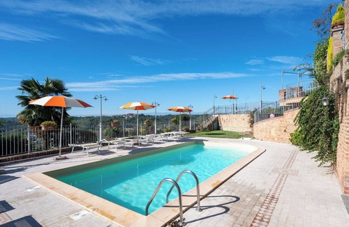 Cossombrato Apartment | Nice apartment for 4 guests with A/C, pool, WIFI, TV, patio and pets allowed