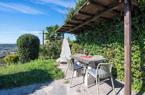 Cossombrato Apartment | Nice apartment for 4 guests with A/C, pool, WIFI, TV, patio and pets allowed