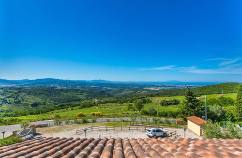 Castellina Marittima Apartment | Nice apartment for 4 people with pool, TV, terrace and pets allowed