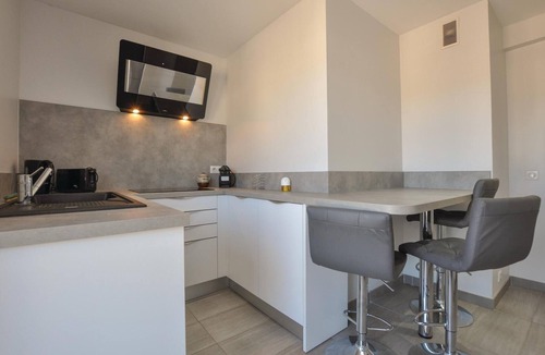 Prado - Republique Apartment | Nice apartment in Cannes with WiFi