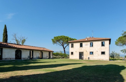 Cavriglia Villa | Nice apartment in villa for 4 people with pool, A/C, WIFI, TV, patio and parking
