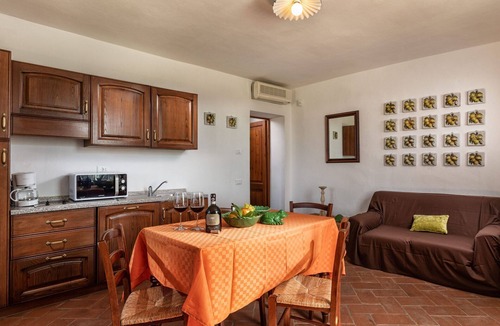 Tavarnelle Val di Pesa Apartment | Nice apartment with pool, WIFI, A/C, TV, pets allowed and panoramic view, close to Greve In Chia.