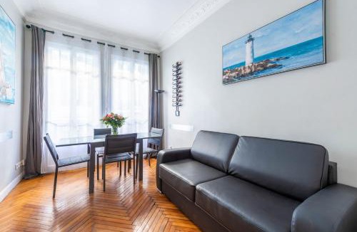Carabacel Apartment | Nice Central Art Deco Flat 45 m²