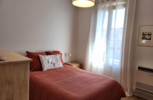 Saint-Roch Apartment | Nice Fac St Jean D'Angely