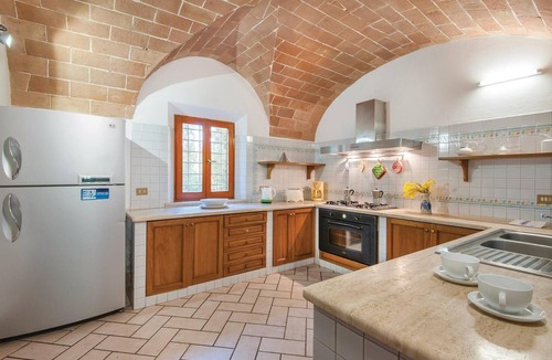Monteroni d'Arbia House | Nice home in Monteroni d´Arbia SI