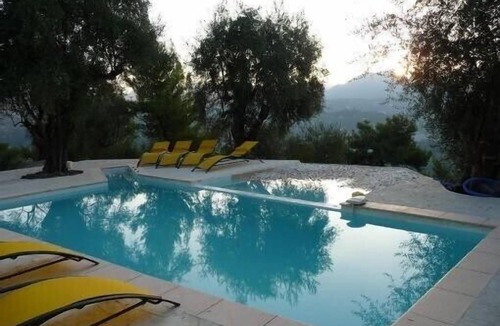 Contes House | Nice peaceful house with swimming pool on the mountains near the sea