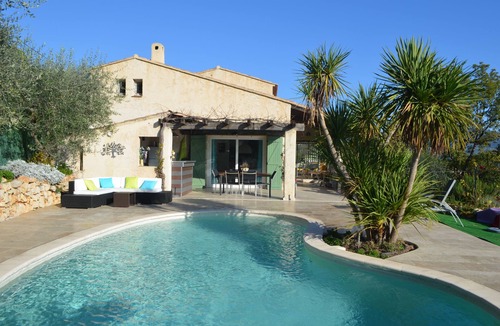 Gattieres House | Nice Provencal villa with pool at the foot of the medieval village of Gattieres