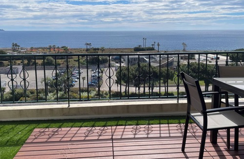 La Californie Apartment | Nice sea view apartment 400m from the beach.