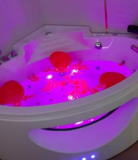 Ventabrun Apartment | Nid d'amour baignoire/jacuzzi
