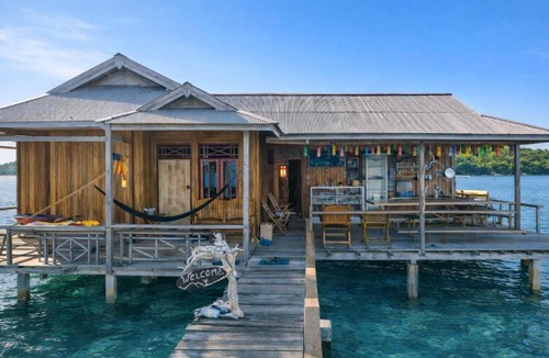 Batudaka Island House | Nur Homestay, Mini Resto & Souvenir