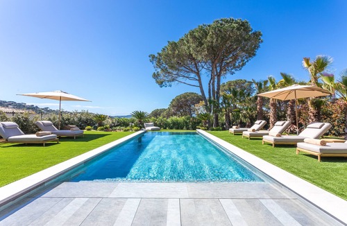 Sainte-Maxime Villa | nVilla 400m² | Sea view | close to the center | luxury