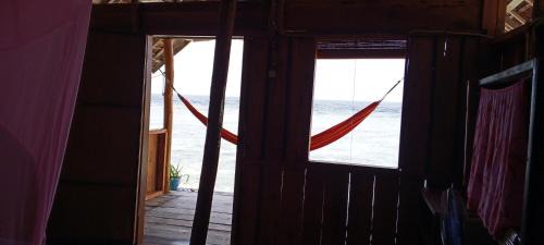 Mansuar Island House | Nyanderos homestay