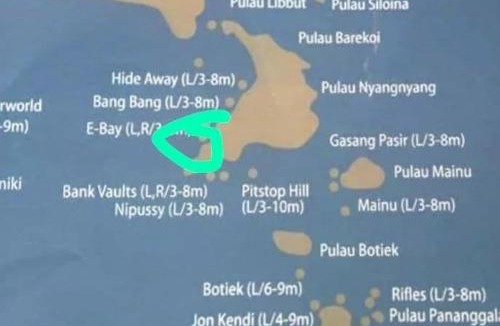 Pulau Masokut Hostel | Nyang Ebay Surf Camp Siberut E"bay 1 minute walking Beng-Beng 5 minute walking,Pitstop 10 minute walking nipussy 1 hour walking short walking only minute distances from our place