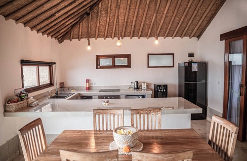 Candi Dasa Villa | Oceanfront 2BR Luxe Infinity Pool Marble Bath Villa Nautilus