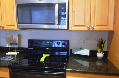 Kissimmee Condo | *OCT 11-18 SALE*! 5 STAR REVIEWS! GREAT PRICES &LOCATION!FREE WIFI & PARKING!