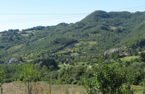 Caprese Michelangelo House | Old restored stone barn, with private pool and valley views