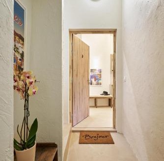 Le Suquet Apartment | Old Town Apartments By Villa Botanica