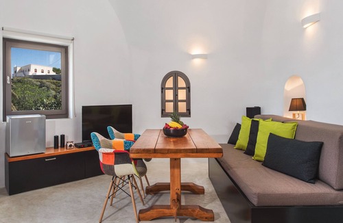 Vourvoulos House | Old Vourvoulos Houses - Santorini - Loft Apartment for 2-4!