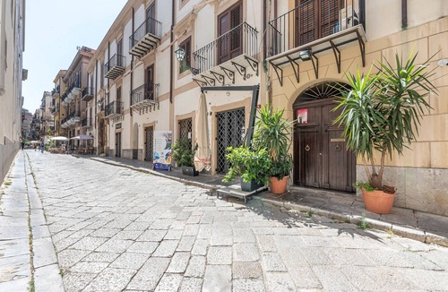 Castellammare Apartment | Olivella Apartment al Teatro Massimo by Wonderful Italy