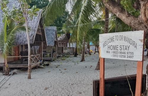Pianemo Islands House | Or Mandira Homestay