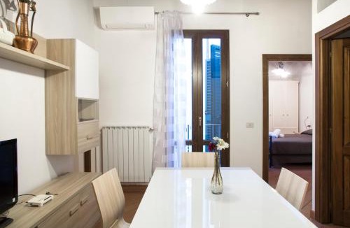 Sant' Ambrogio Apartment | Oriuolo Palace