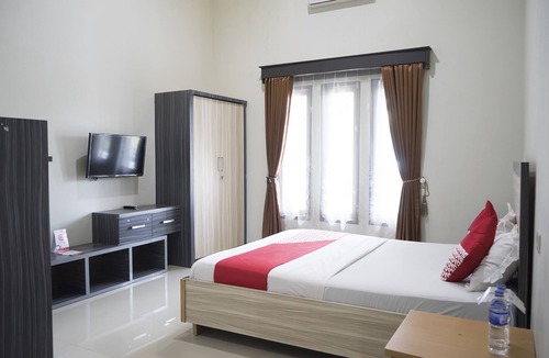 Jambi Hotel | OYO 1283 Guest House Loemajan