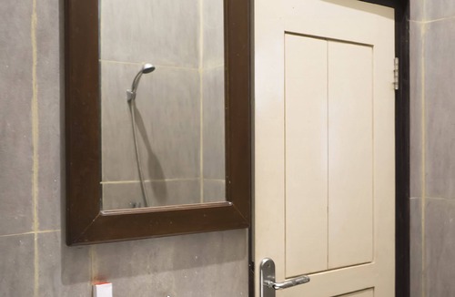 Jambi Hotel | OYO 1283 Guest House Loemajan
