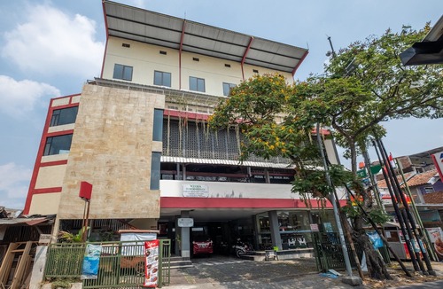 Cigadung Hotel | OYO 1360 Bumi Makhraja Syariah