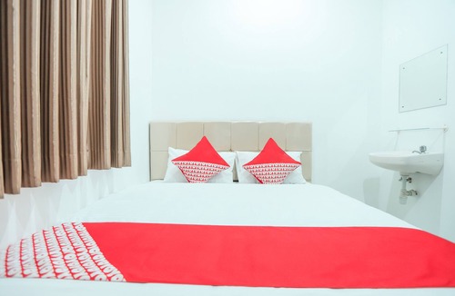 Kebon Kacang Hotel | OYO 150 Harmoni Residence