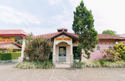 Jambelaer Hotel | OYO 1924 Hotel Rafflesia