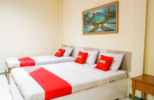 Bandung Hotel | OYO 2085 Chrysanta Hotel