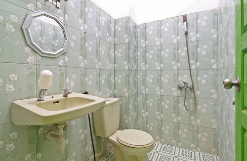 Natar Hotel | OYO 2596 Homestay Hj. Suharti